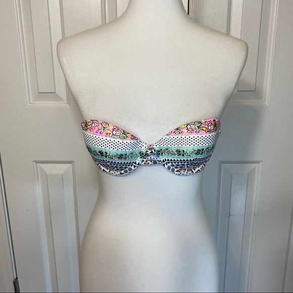 Victoria’s Secrets Strapless Bikini Top | Size 32B